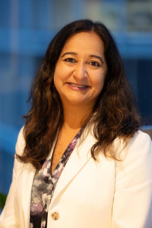 Zahra Esmail head shot.